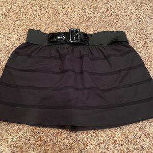 Black skirt with detachable belt